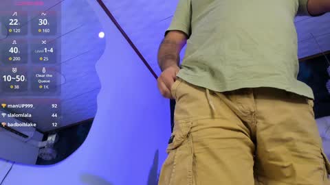 Snapshot of michaelbear_ chatting on January 9, 6:47 pm Michael online show from January 9, 6:47 pm