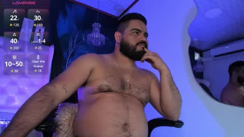 Snapshot of michaelbear_ chatting on March 4, 6:39 pm Michael online show from March 4, 6:39 pm