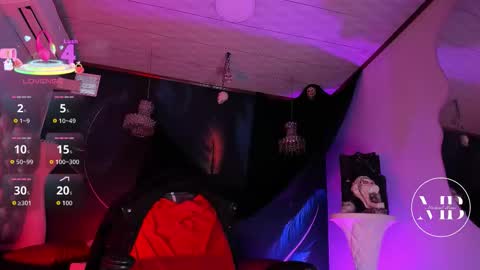 Snapshot of michaelbear_ chatting on October 25, 3:18 pm Michael online show from October 25, 3:18 pm