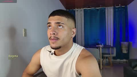 Snapshot of michel_g22 chatting on November 7, 10:32 pm michel g22 online show from November 7, 10:32 pm