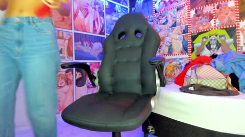 Snapshot of michel_lopez18 chatting on December 24, 11:06 am michel_lopez18 online show from December 24, 11:06 am