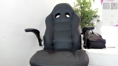 Snapshot of michel_lopez18 chatting on October 17, 11:02 am michel_lopez18 online show from October 17, 11:02 am