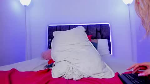 Michelle online show from February 13, 3:46 pm