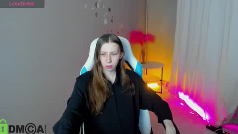 michele_mack online show from December 25, 2:57 am