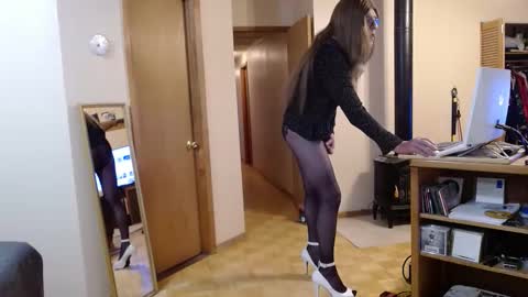 Snapshot of michelle209 chatting on November 12, 8:19 pm Michelle online show from November 12, 8:19 pm