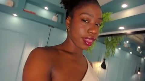 michellepose online show from November 6, 12:39 pm