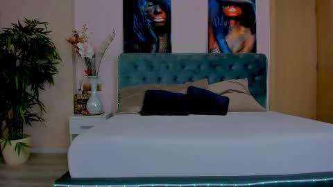 michellereys online show from September 13, 7:13 pm