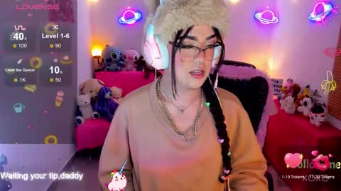 Snapshot of michellevanss22 chatting on November 11, 4:01 am online show from November 11, 4:01 am