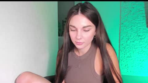 Michellee online show from September 27, 3:50 pm