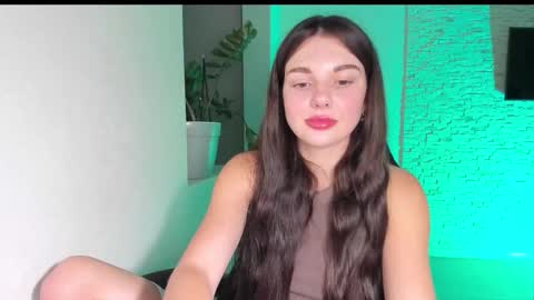 Michellee online show from October 3, 3:53 pm