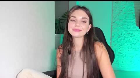 Michellee online show from October 8, 4:48 pm