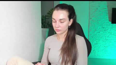 Michellee online show from October 14, 3:57 pm