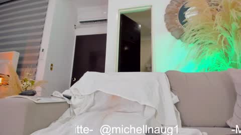 Snapshot of michellnaug chatting on February 8, 6:01 am MICHELNAUG online show from February 8, 6:01 am