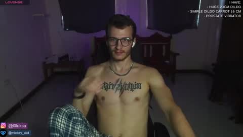 Snapshot of mickey_pict chatting on January 5, 7:07 am Mickey online show from January 5, 7:07 am