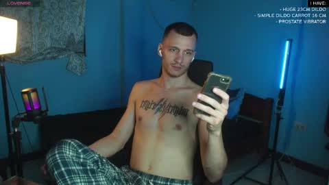 Snapshot of mickey_pict chatting on February 10, 10:53 am Mickey online show from February 10, 10:53 am