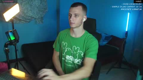 Snapshot of mickey_pict chatting on February 13, 5:22 pm Mickey online show from February 13, 5:22 pm