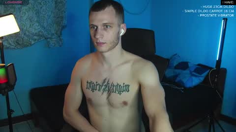 Snapshot of mickey_pict chatting on February 19, 12:00 pm Mickey online show from February 19, 12:00 pm