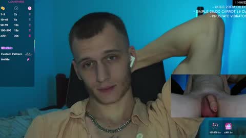 Snapshot of mickey_pict chatting on February 24, 1:21 pm Mickey online show from February 24, 1:21 pm