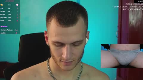 Snapshot of mickey_pict chatting on February 27, 8:39 am Mickey online show from February 27, 8:39 am