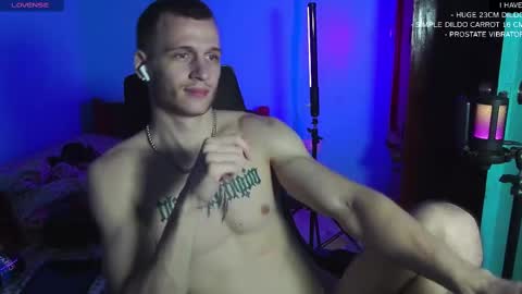 Snapshot of mickey_pict chatting on March 3, 2:26 pm Mickey online show from March 3, 2:26 pm