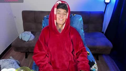 Snapshot of midnight07_ chatting on January 17, 3:34 am Blue online show from January 17, 3:34 am