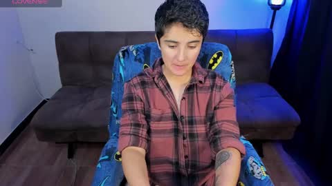 Snapshot of midnight07_ chatting on January 29, 2:19 am Blue online show from January 29, 2:19 am