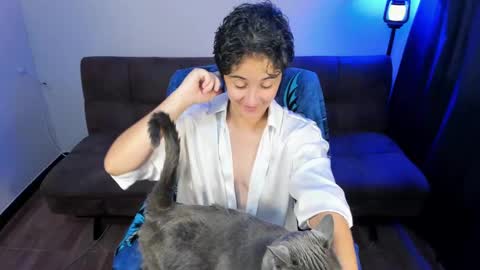 Snapshot of midnight07_ chatting on March 11, 11:12 am Blue online show from March 11, 11:12 am