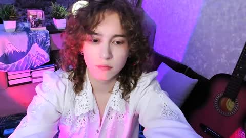 Max online show from December 14, 1:38 pm