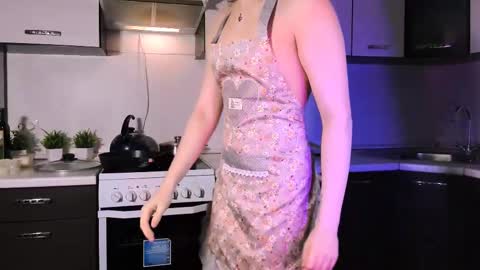 Max online show from February 14, 3:36 pm