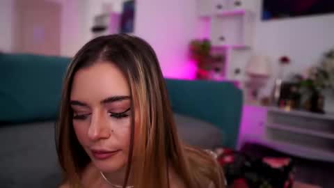 Alice online show from November 14, 7:12 pm