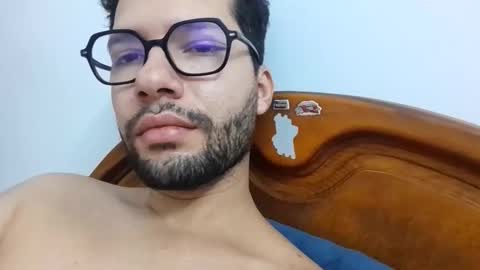 Snapshot of midoumas1 chatting on November 9, 3:21 pm Sam online show from November 9, 3:21 pm