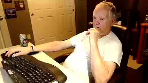 midwestdad09 online show from October 15, 9:59 pm