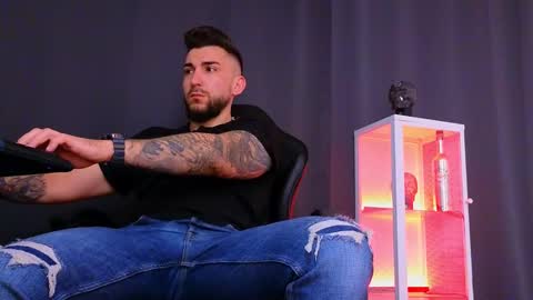 MightyAaron online show from February 8, 2:47 am