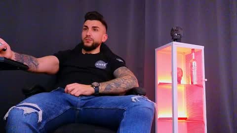 MightyAaron online show from February 8, 6:01 pm