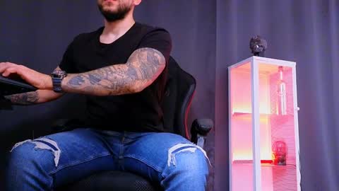 MightyAaron online show from March 1, 8:45 am