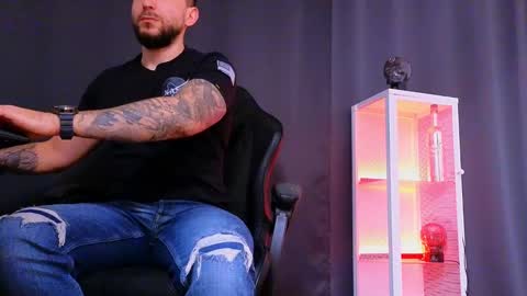 MightyAaron online show from March 5, 9:27 am