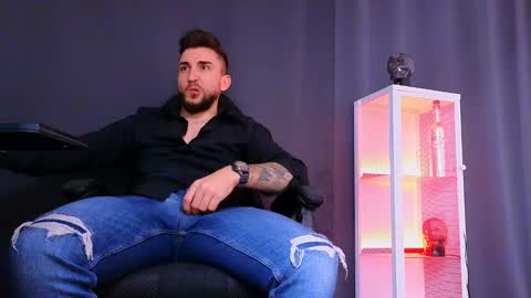 MightyAaron online show from March 6, 6:19 am