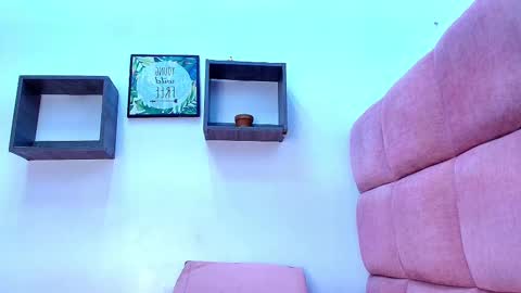 Mia  online show from October 6, 11:51 am