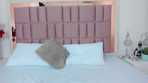 Mia  online show from January 17, 10:34 pm