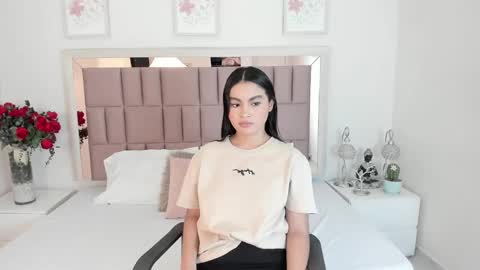 Mia  online show from March 6, 11:14 am