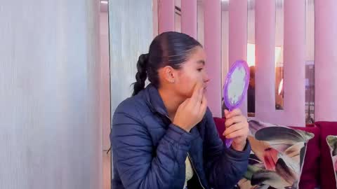 Mia  online show from September 17, 9:33 am