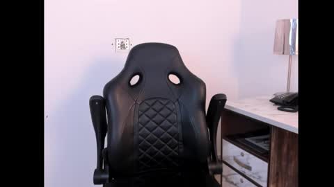 Mia  online show from October 6, 10:23 am