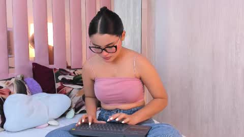 Mia  online show from October 17, 10:29 am