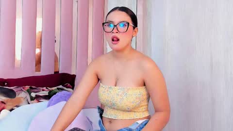 Mia  online show from October 25, 10:34 am