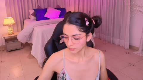 Mia online show from February 21, 7:34 am