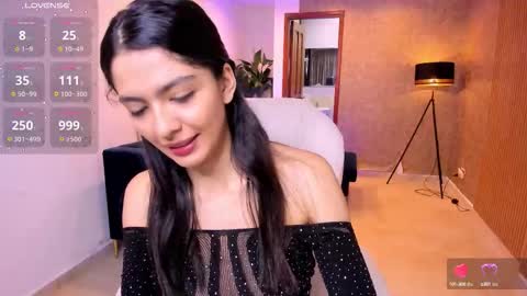 Mia online show from October 13, 11:10 am