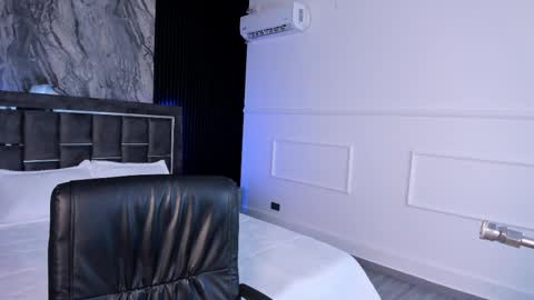 Mia Monroe online show from February 19, 2:23 am