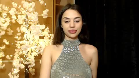 Snapshot of mika_gold7 chatting on December 23, 4:50 pm Mika online show from December 23, 4:50 pm