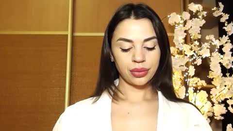 Snapshot of mika_gold7 chatting on January 14, 9:45 am Mika online show from January 14, 9:45 am