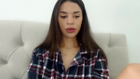 Snapshot of mika_gold7 chatting on October 4, 9:29 am Mika online show from October 4, 9:29 am